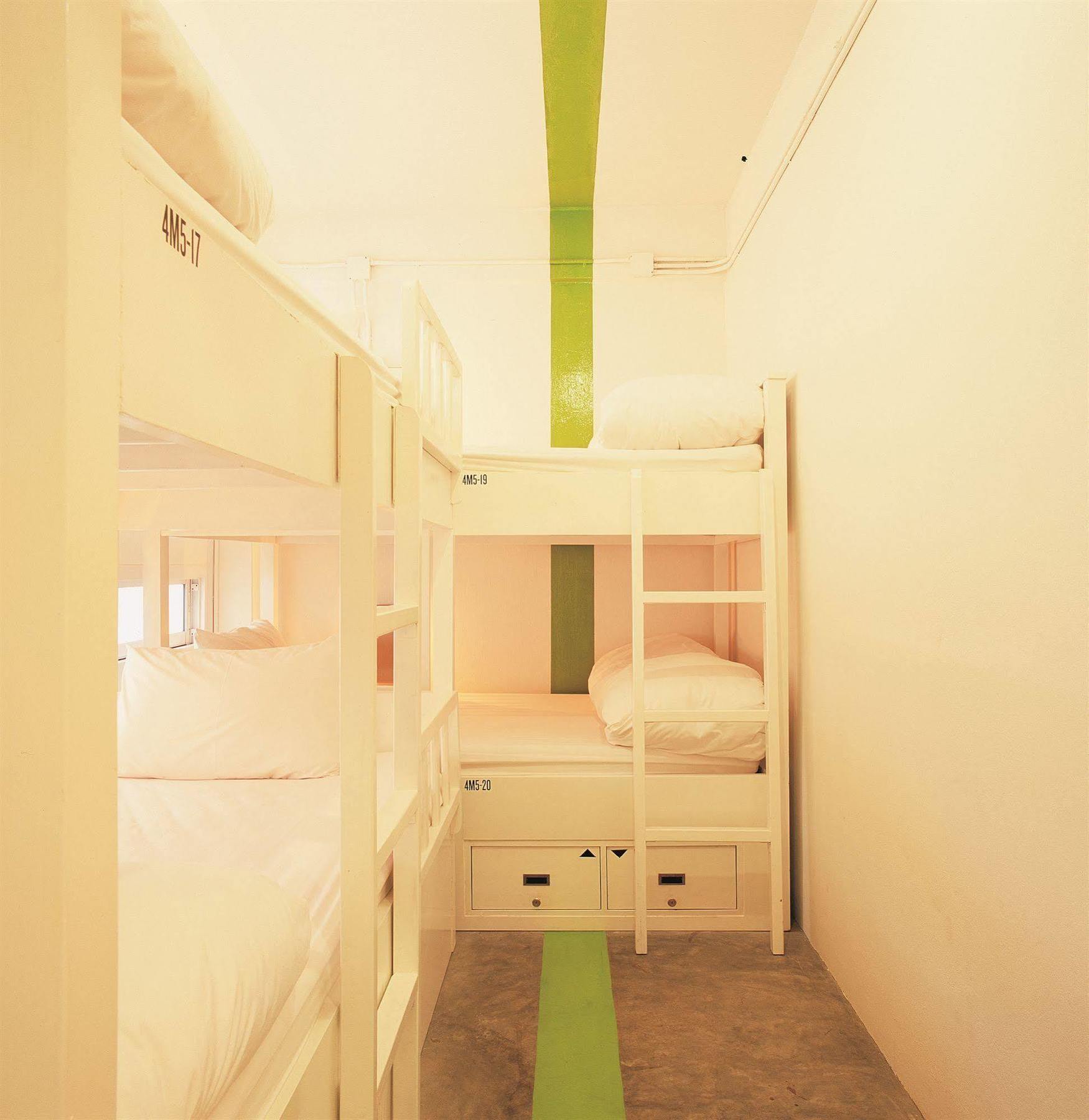 Hq Hostel Silom Μπανγκόκ Εξωτερικό φωτογραφία